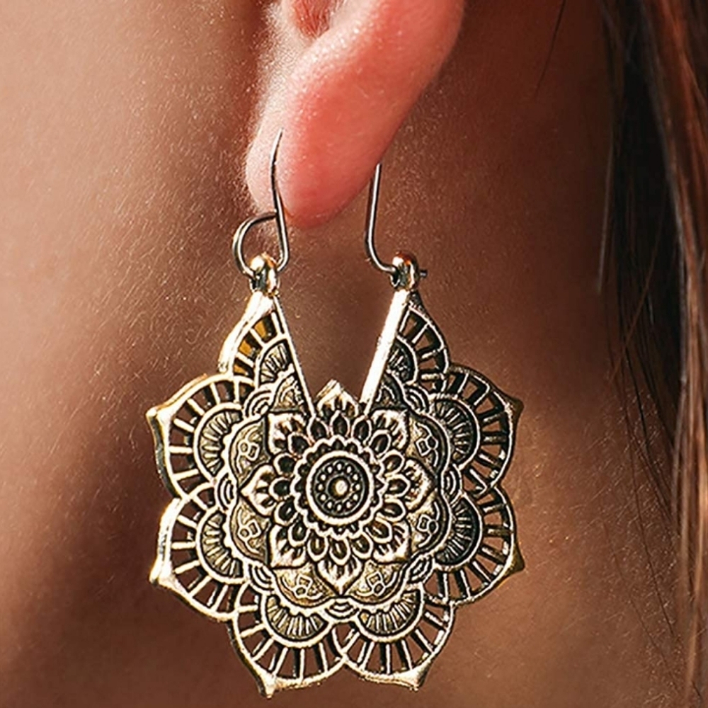 8 Pairs Boho Chic Statement Dangle Drop Earrings NWT - Picture 5 of 5